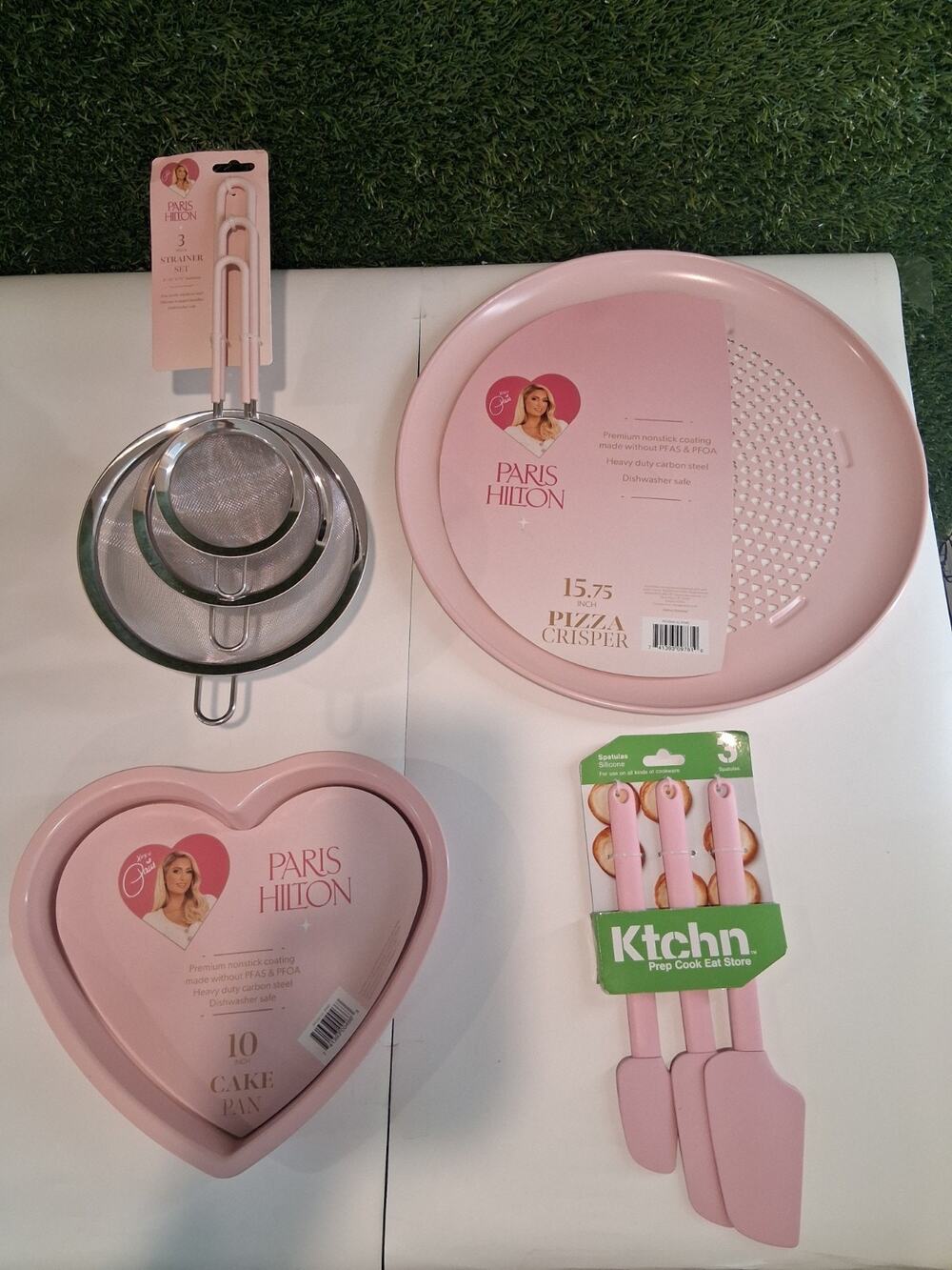 Paris Hilton Pink Kitchen Bakeware Lot Heart Cake Pan Pizza Crisper Strainer Set